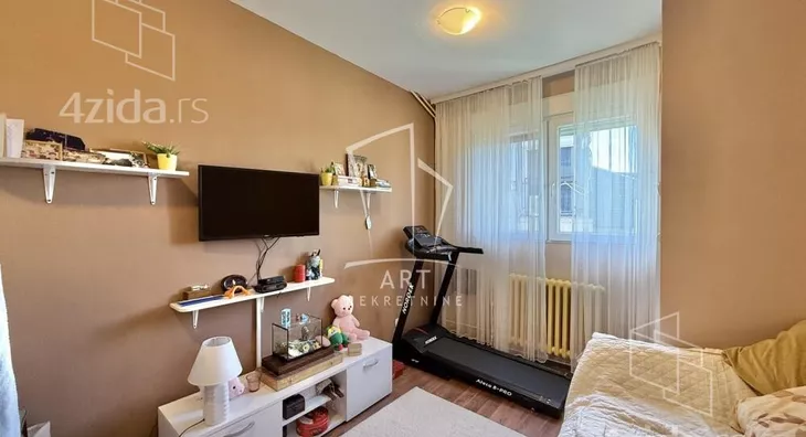 Dvoiposoban stan | 4zida