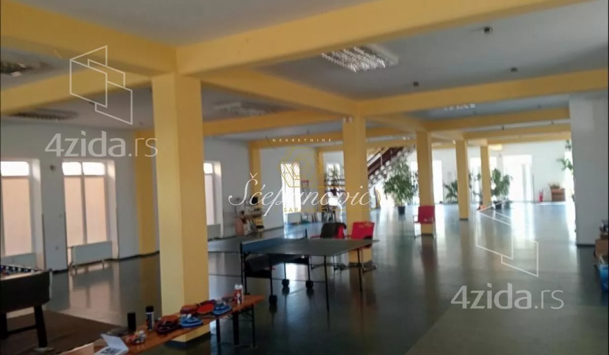 Poslovna zgrada | 4zida