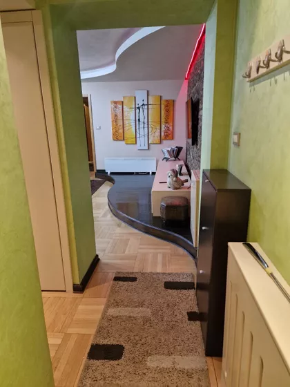 Trg cara Jovana Nenada | 4zida.rs
