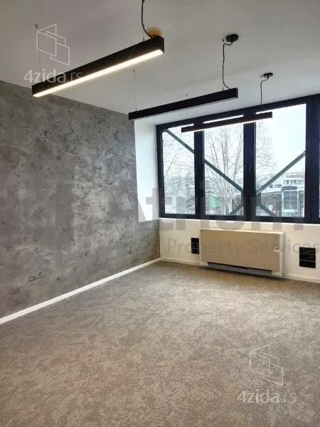 Poslovna zgrada | 4zida