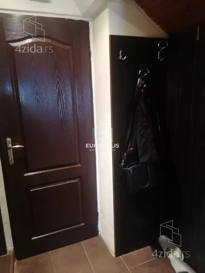 Šestosoban stan | 4zida