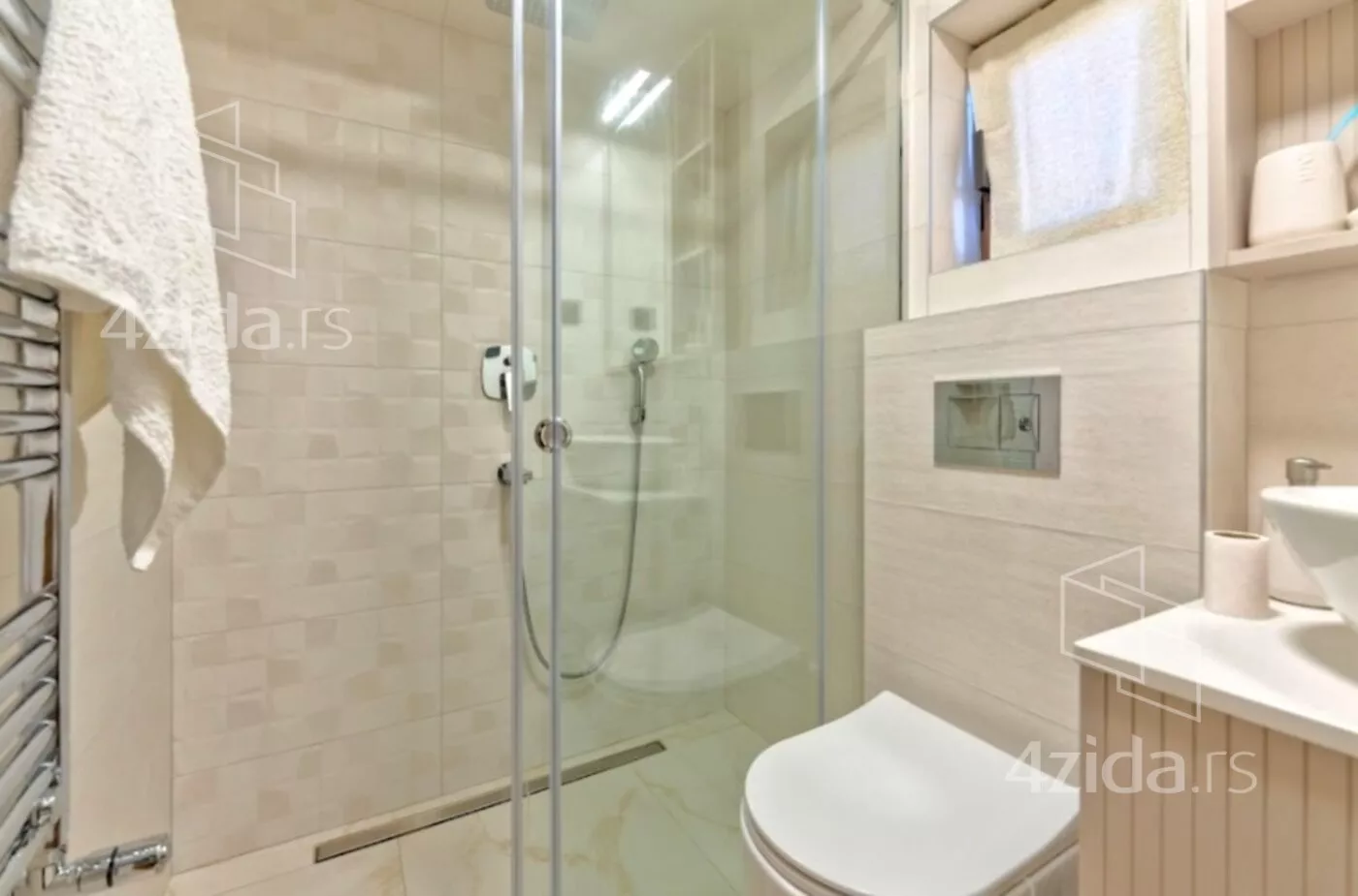 Šestosoban stan | 4zida