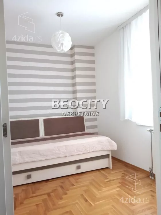 Četvoroiposoban stan | 4zida