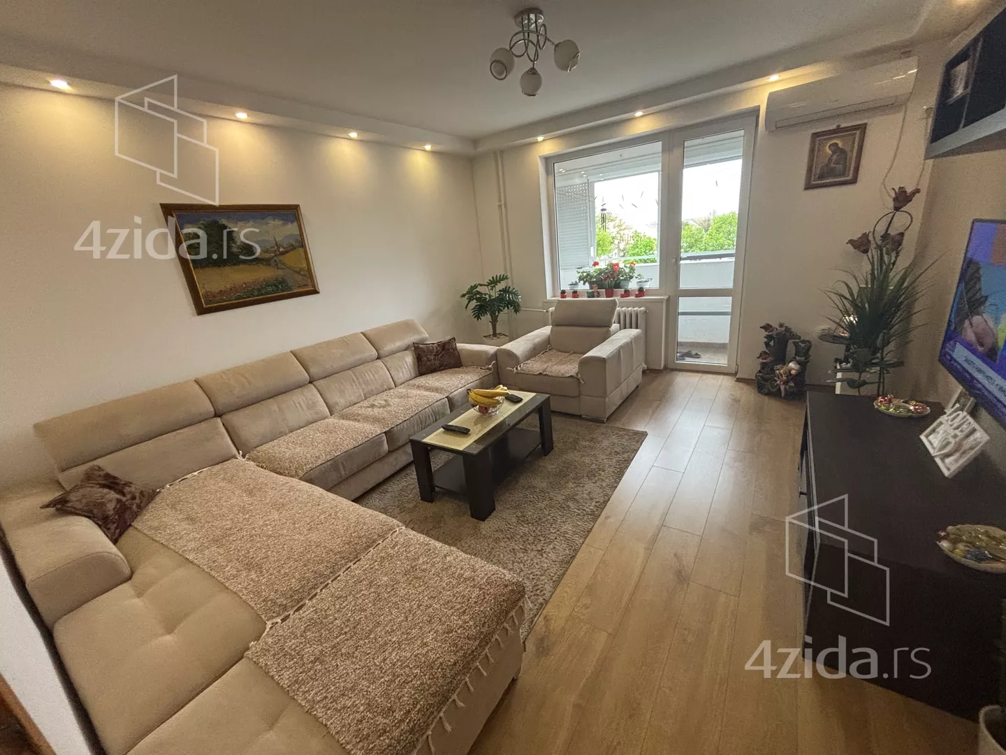 Trosoban stan | 4zida