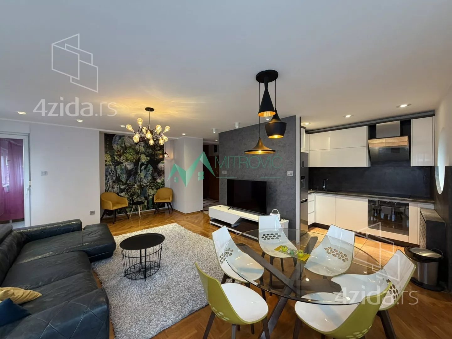 Četvoroiposoban stan | 4zida