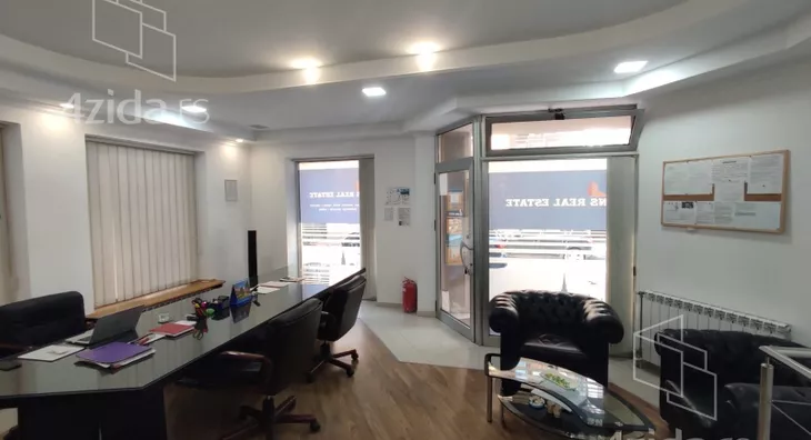 Poslovni prostor | 4zida