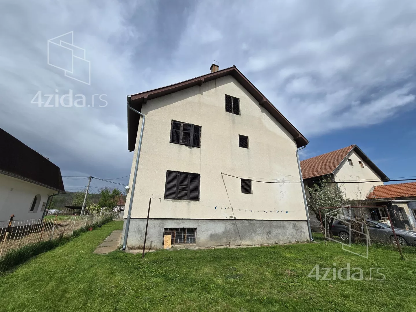3-etažna kuća | 4zida