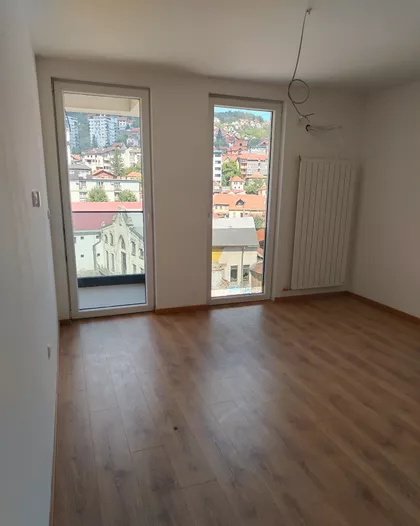 Kneza Lazara 35 | 4zida.rs