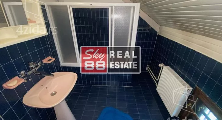 Šestosoban stan | 4zida