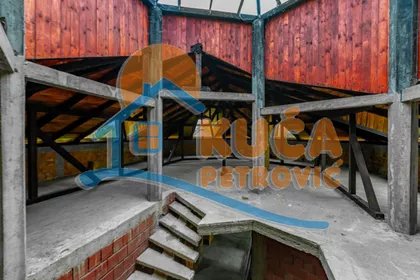 Rujnička 5. prilaz | 4zida.rs