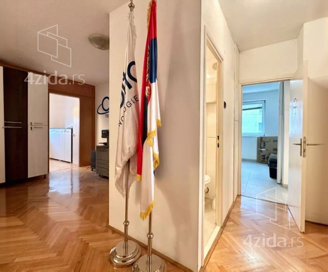 Sedmosoban stan | 4zida