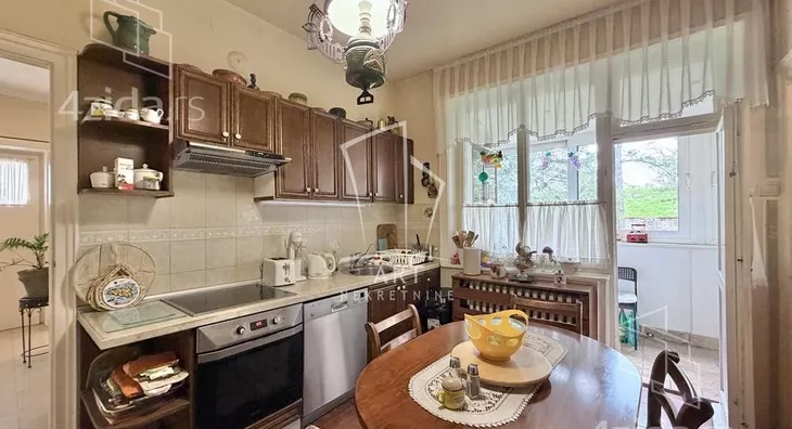 Petoiposoban stan | 4zida