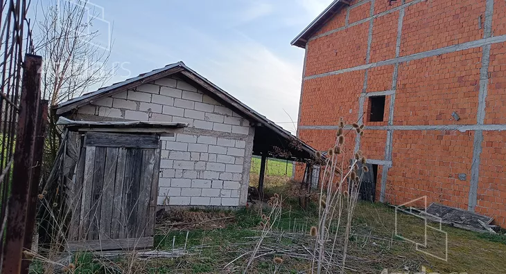 Poslovna zgrada | 4zida