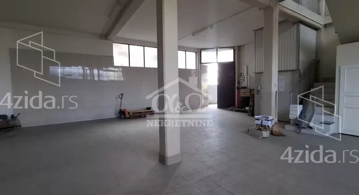 Poslovna zgrada | 4zida