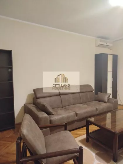 Crveni Krst Vračar | 4zida.rs