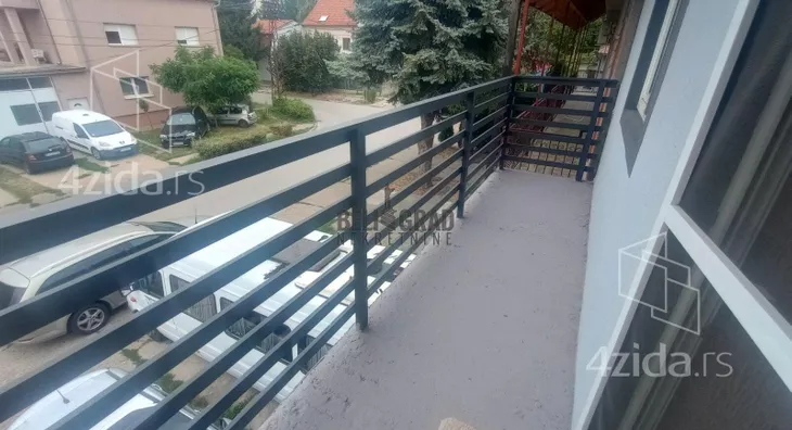 Šestosoban stan | 4zida