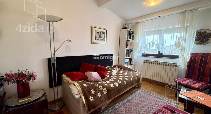 Četvoroiposoban stan | 4zida