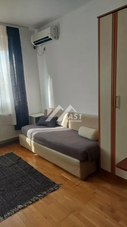 Hadži Ruvimova | 4zida.rs