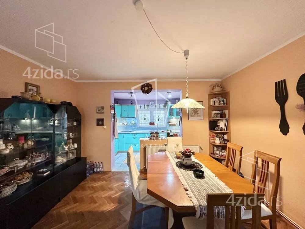 3-etažna kuća | 4zida