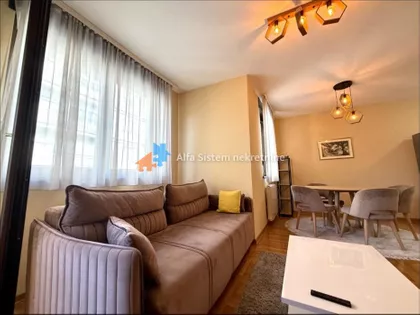 Crveni Krst Vračar | 4zida.rs