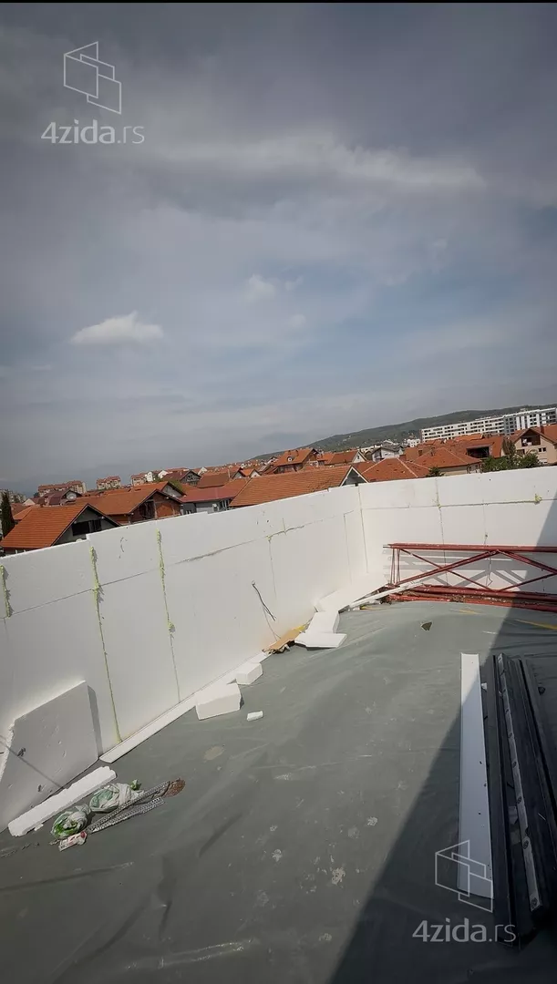 Šestosoban stan | 4zida