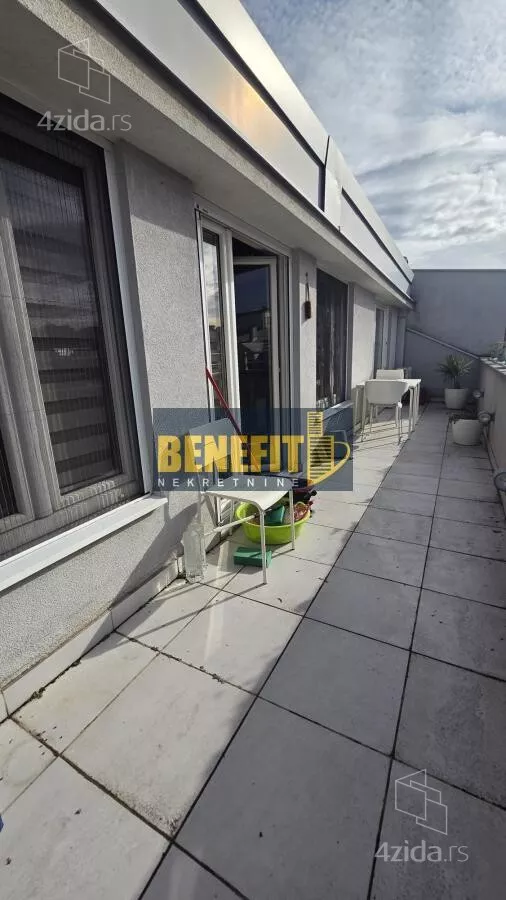 Petosoban stan | 4zida