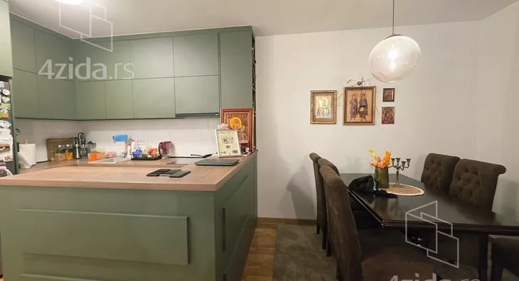 Troiposoban stan | 4zida