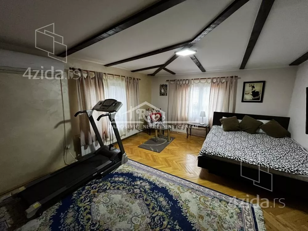 Šestosoban stan | 4zida