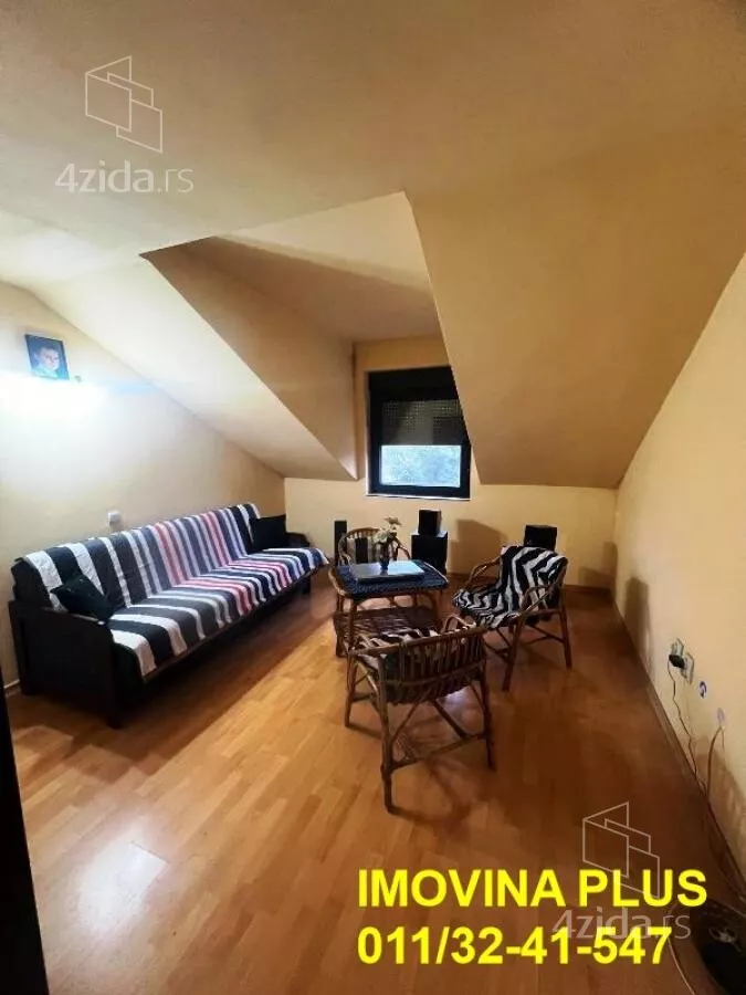 Troiposoban stan | 4zida