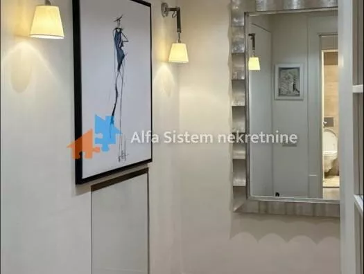 Četvoroiposoban stan | 4zida