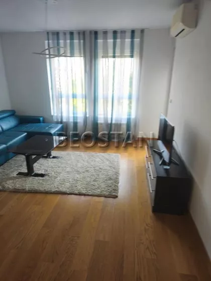 Uroša Martinovića | 4zida.rs