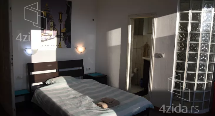 Četvoroiposoban stan | 4zida