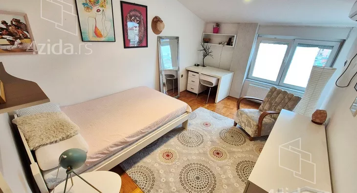 Šestosoban stan | 4zida