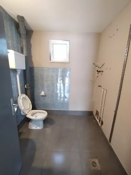Crveni Pevac | 4zida.rs