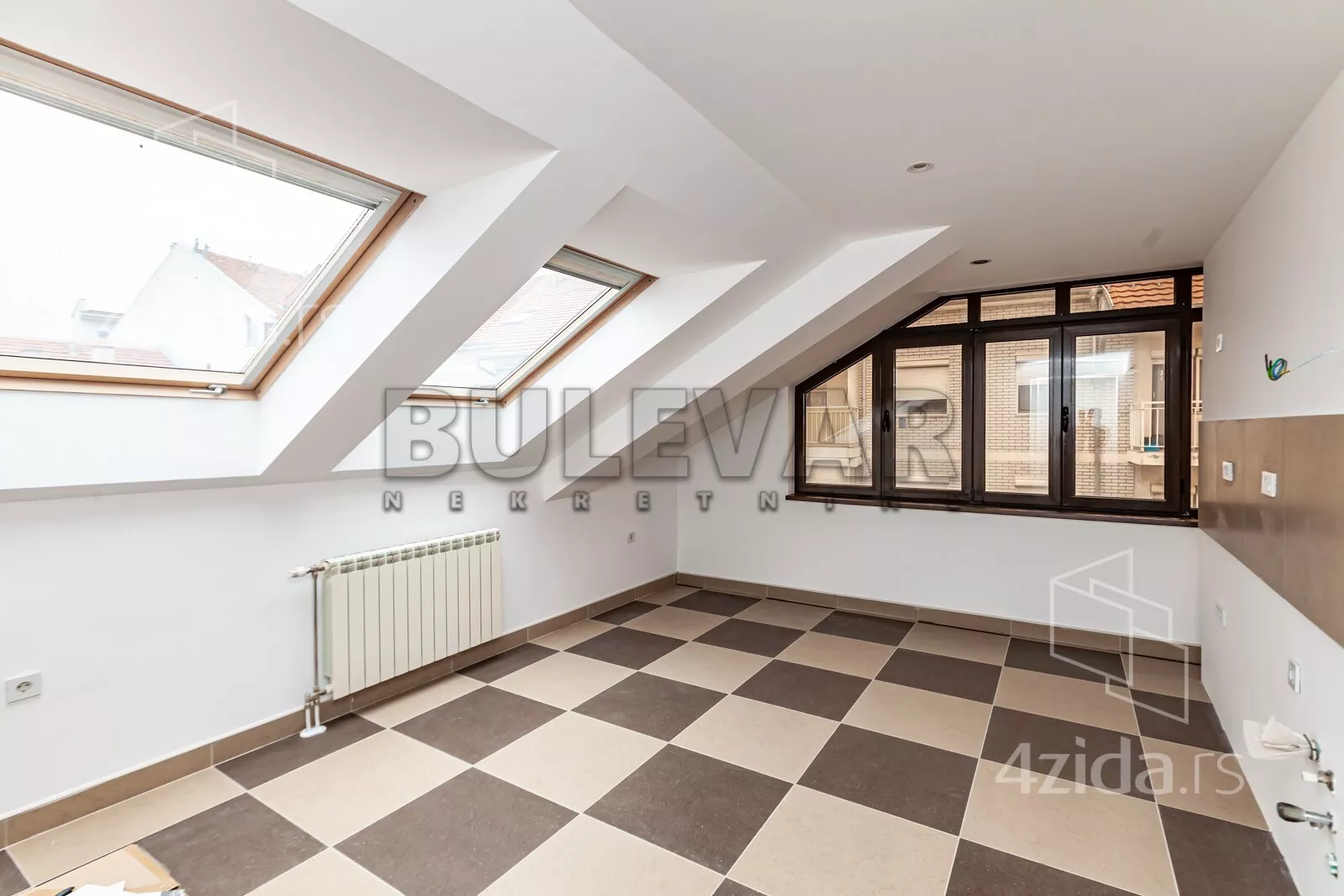 Četvorosoban stan | 4zida