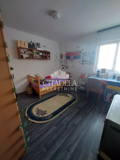 Školska | 4zida.rs