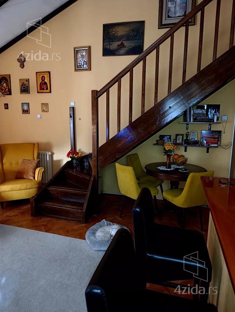 Troiposoban stan | 4zida