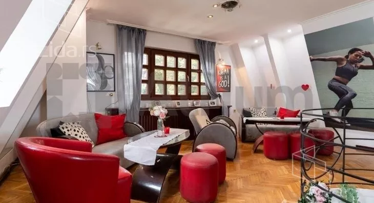 Poslovna zgrada | 4zida