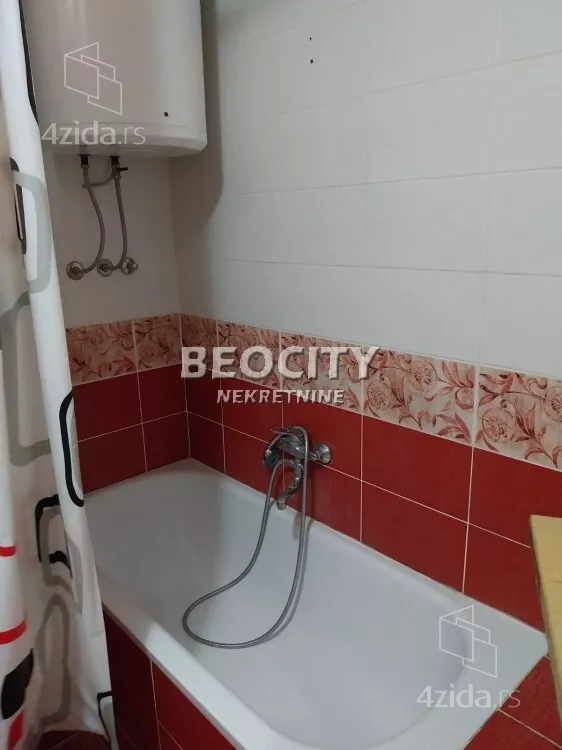 Četvoroiposoban stan | 4zida