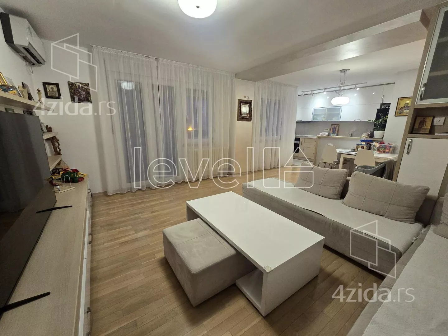 Troiposoban stan | 4zida