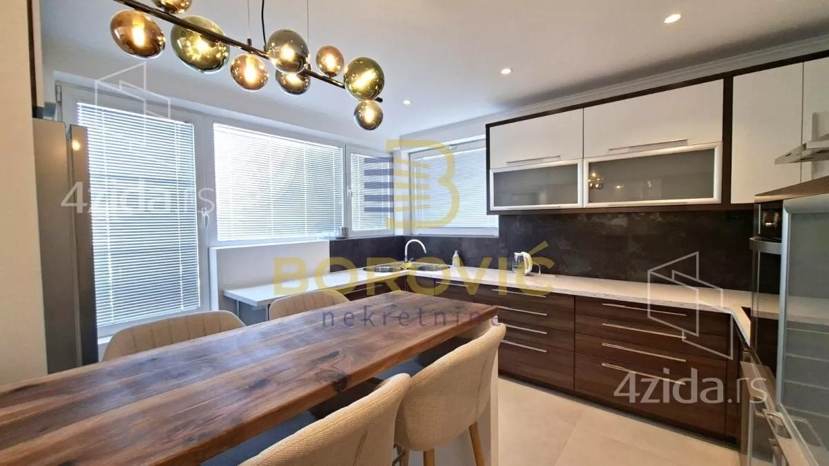 Petosoban stan | 4zida