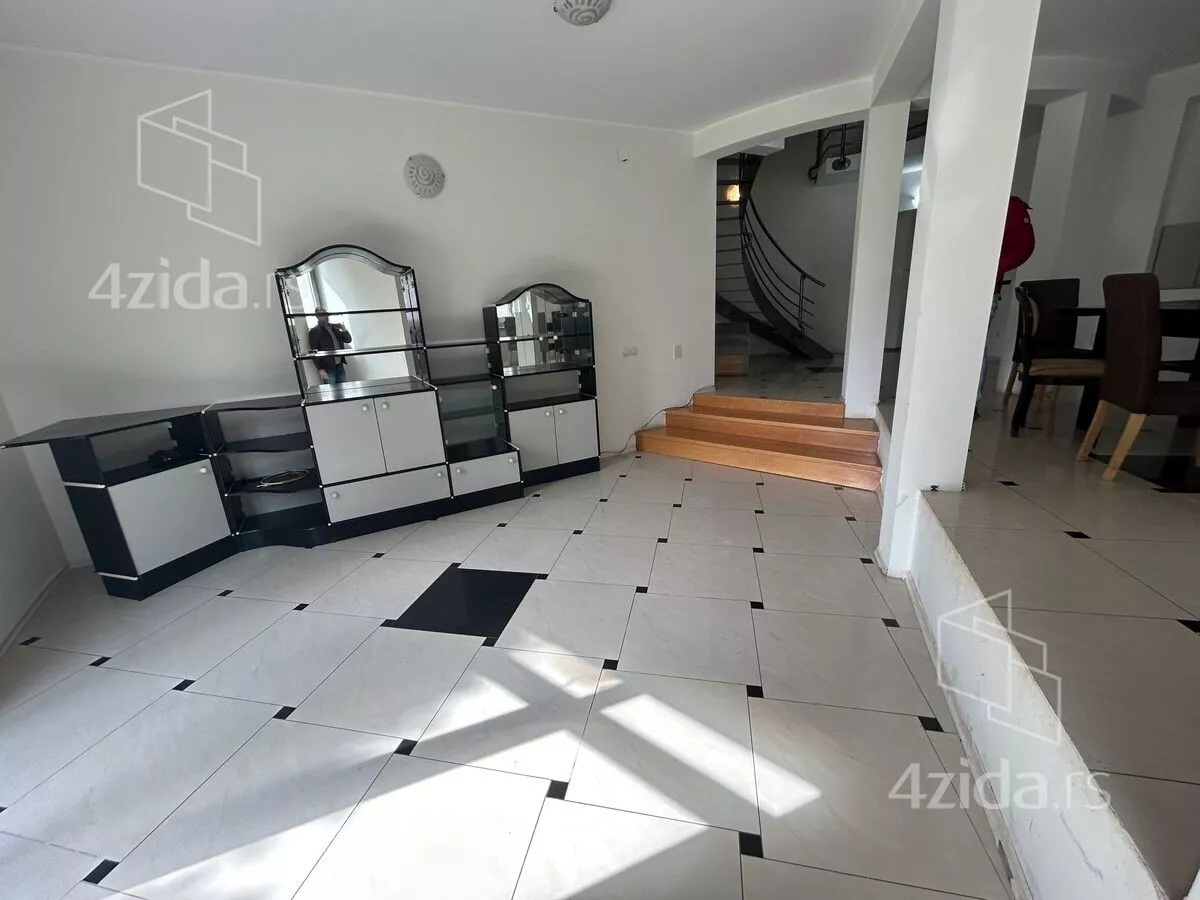 3-etažna kuća | 4zida