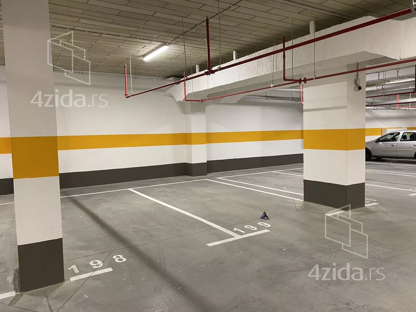 Garaža | 4zida