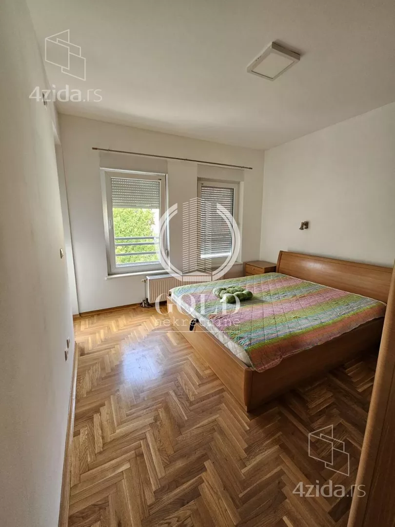 Šestosoban stan | 4zida