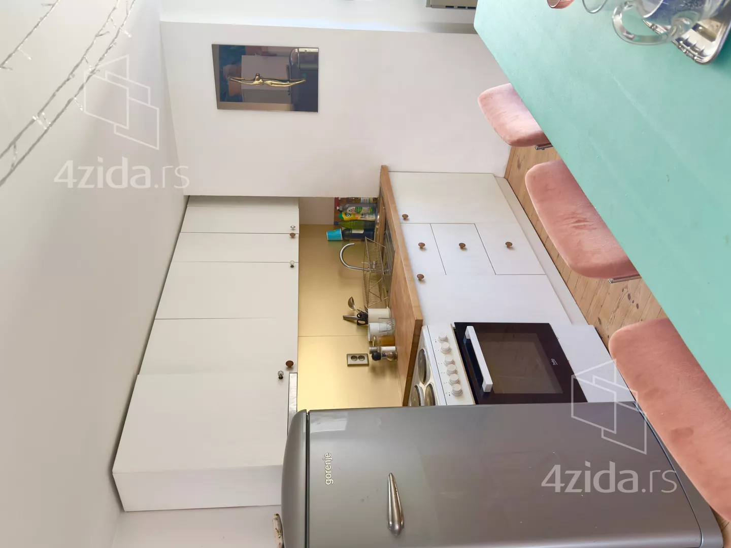 Jednoiposoban stan | 4zida