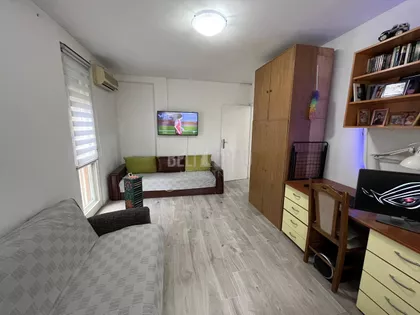 Darinke Radović | 4zida.rs