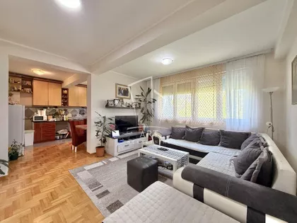 Sretena Mladenovića Mike | 4zida.rs