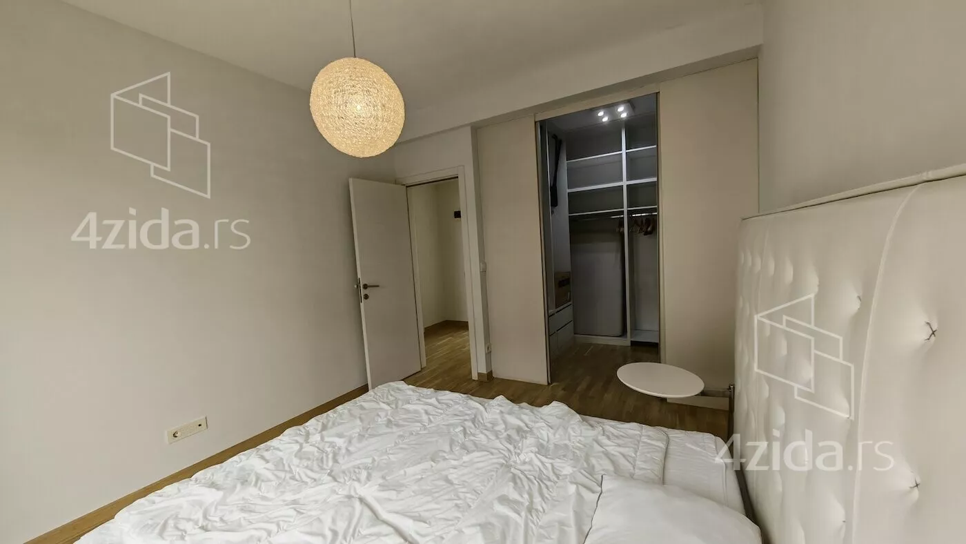 Četvoroiposoban stan | 4zida