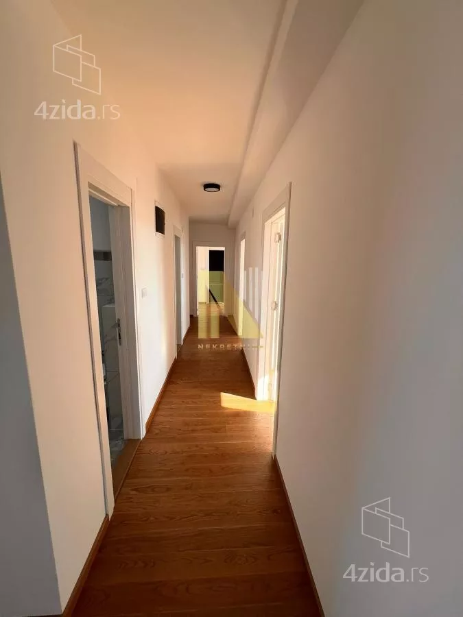 Šestosoban stan | 4zida