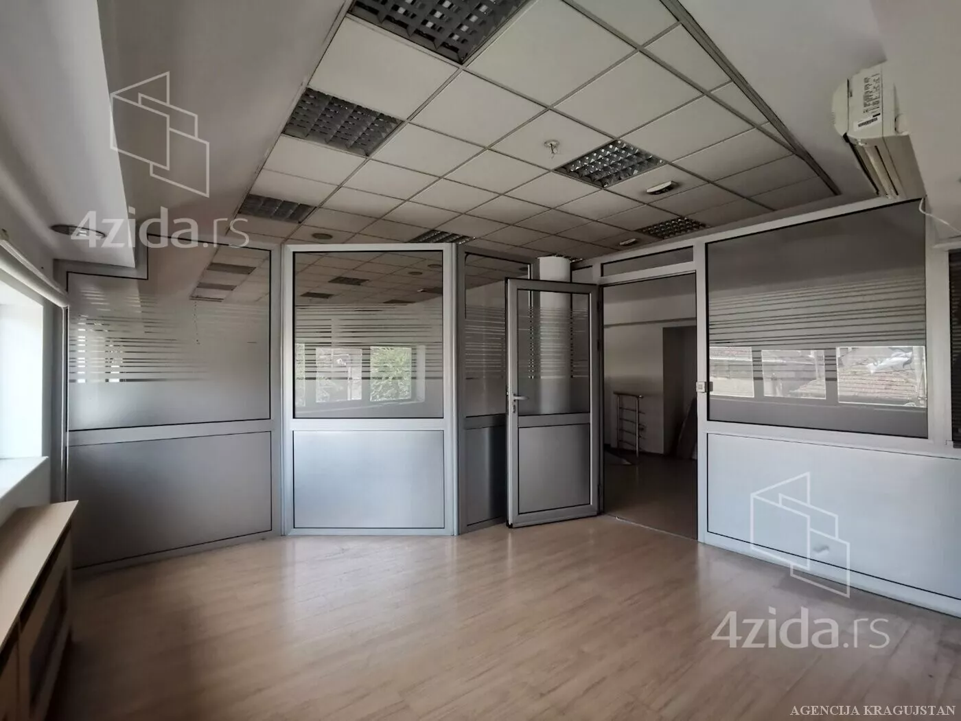 Lokal | 4zida